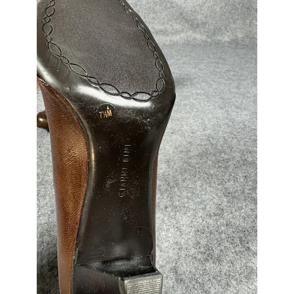 Gianni Bini Leather Round Toe Pumps 7.5M Brown‎ Pleated Detail Heel